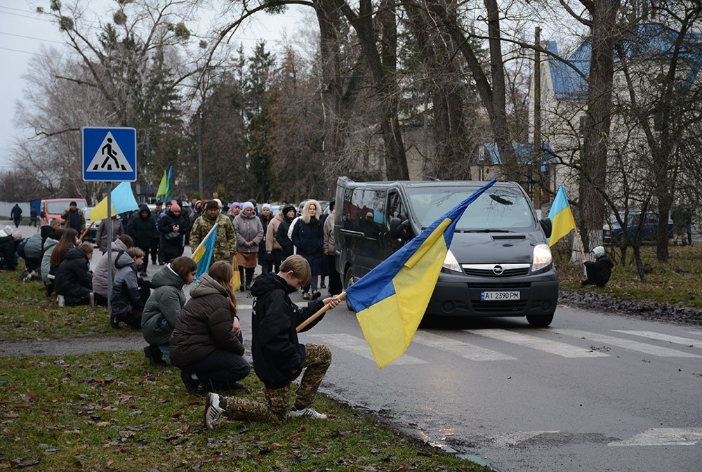 У Ставах провели в останню дорогу воїна Володимира Степанчука - 15