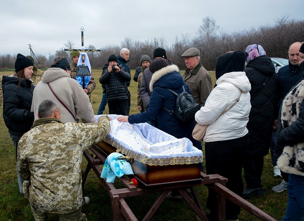 У Ставах провели в останню дорогу воїна Володимира Степанчука - 22