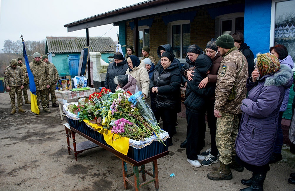 У Кадомці провели в останню путь воїна Руслана Коробенка - 2