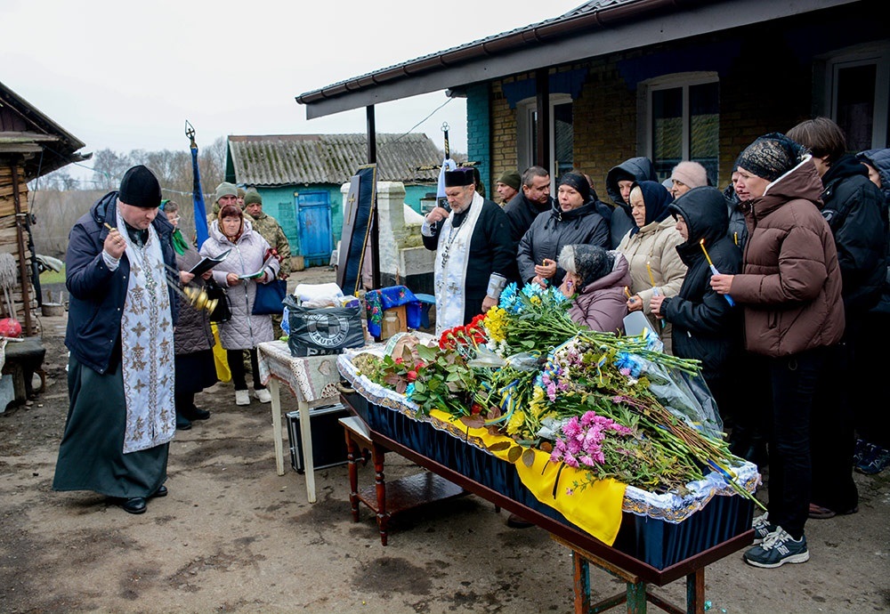 У Кадомці провели в останню путь воїна Руслана Коробенка - 3