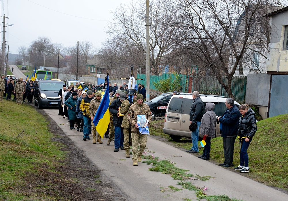 У Кадомці провели в останню путь воїна Руслана Коробенка - 7
