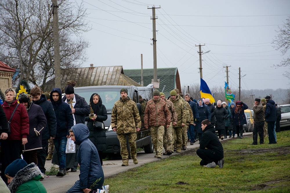 У Кадомці провели в останню путь воїна Руслана Коробенка - 9