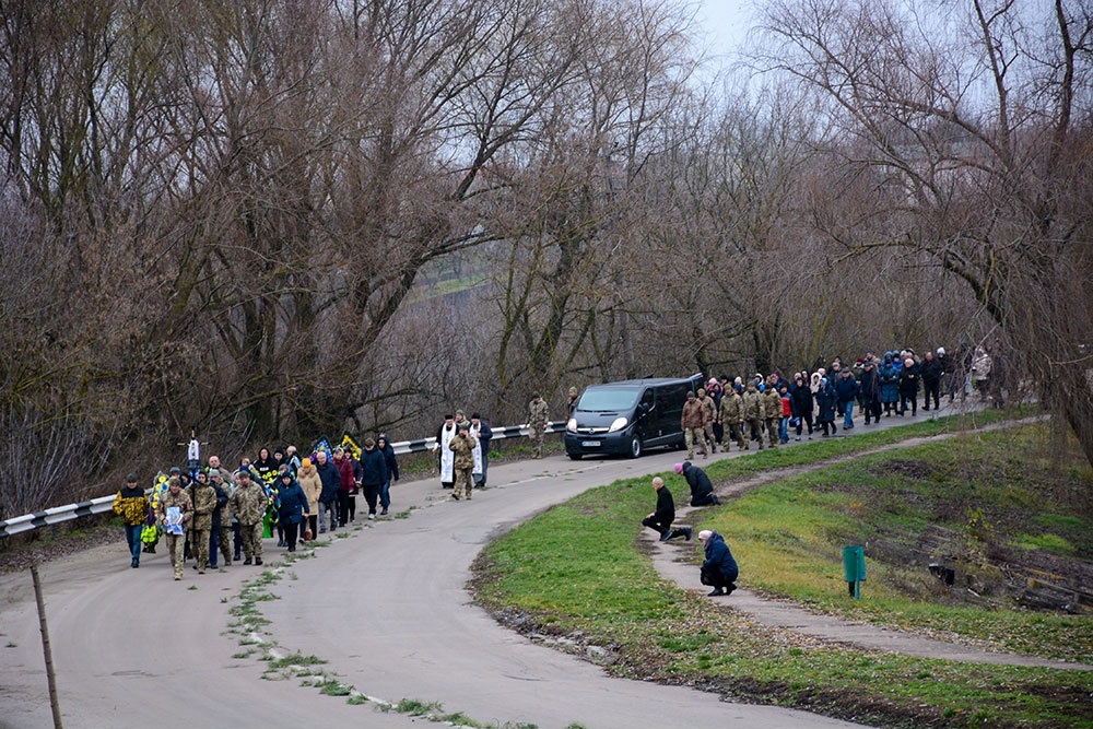 У Кадомці провели в останню путь воїна Руслана Коробенка - 10