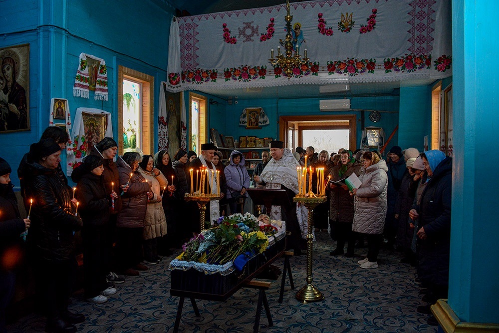 У Кадомці провели в останню путь воїна Руслана Коробенка - 14