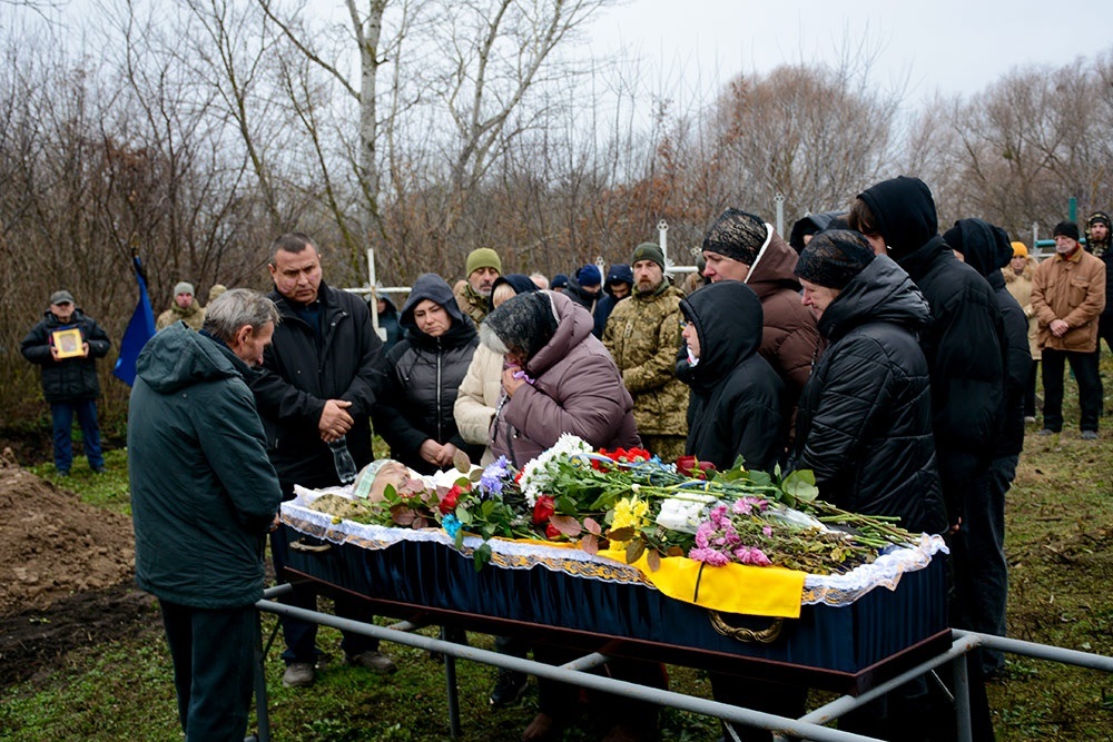 У Кадомці провели в останню путь воїна Руслана Коробенка - 19