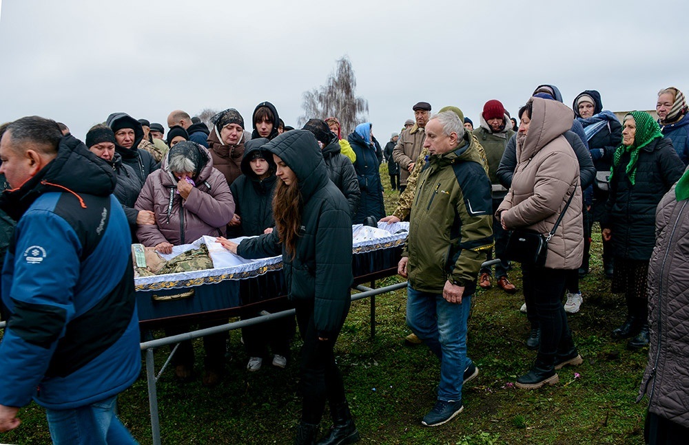 У Кадомці провели в останню путь воїна Руслана Коробенка - 21