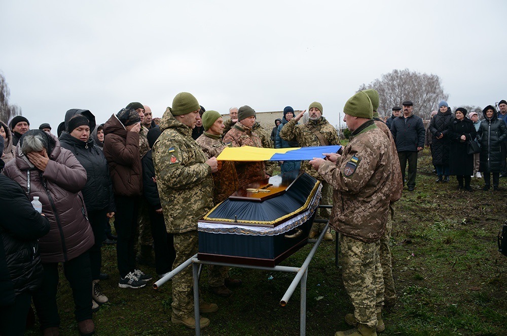 У Кадомці провели в останню путь воїна Руслана Коробенка - 22