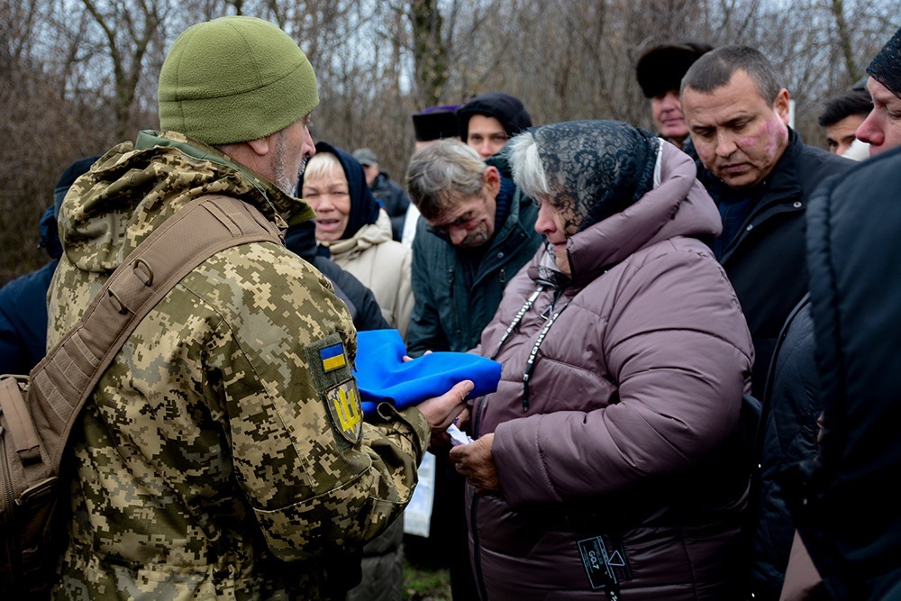 У Кадомці провели в останню путь воїна Руслана Коробенка - 23