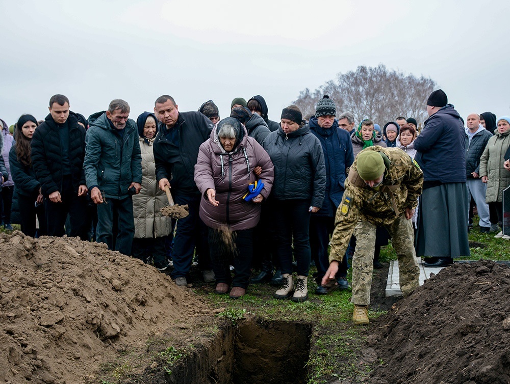 У Кадомці провели в останню путь воїна Руслана Коробенка - 25