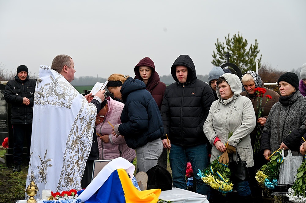 У Кагарлику провели в останню путь воїна Євгенія Павлова - 11