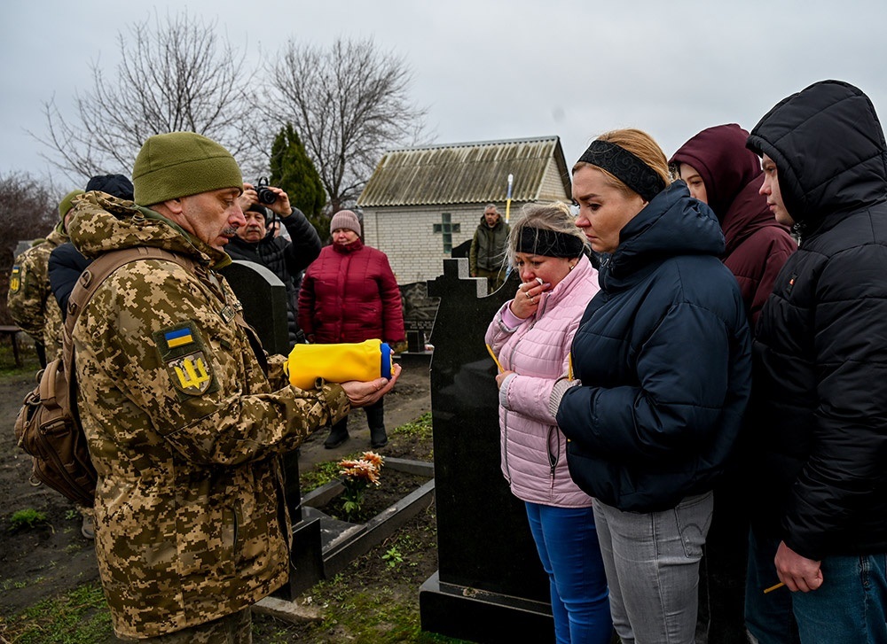У Кагарлику провели в останню путь воїна Євгенія Павлова - 14