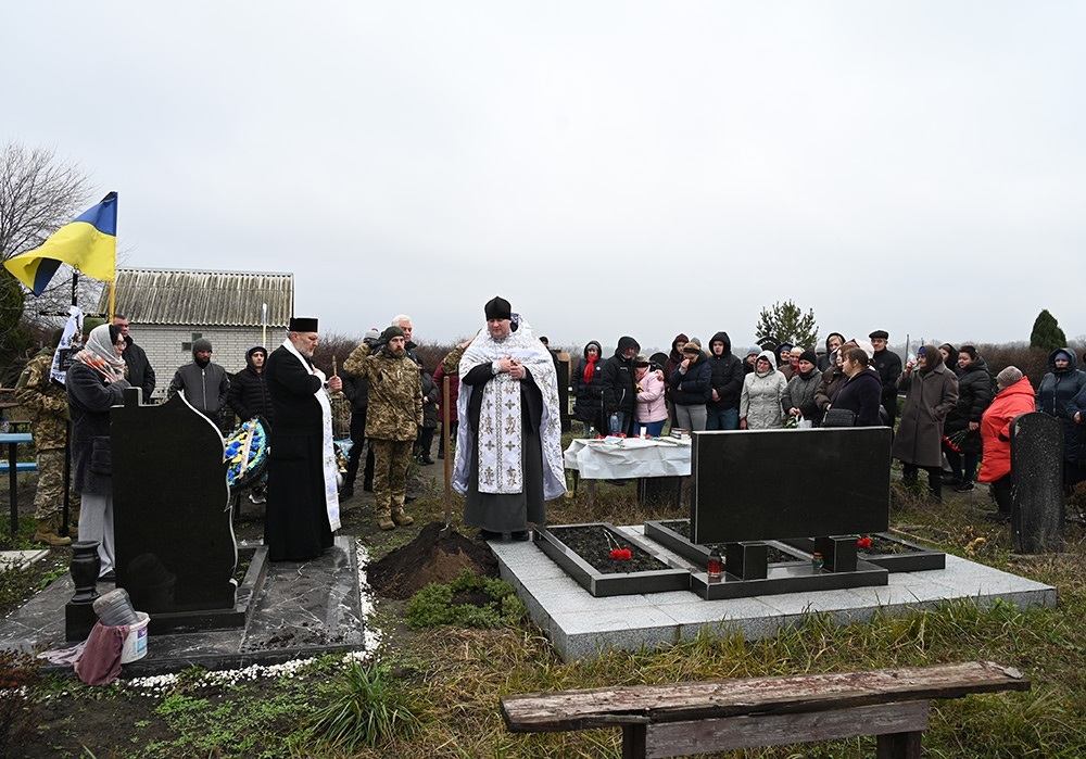 У Кагарлику провели в останню путь воїна Євгенія Павлова - 16