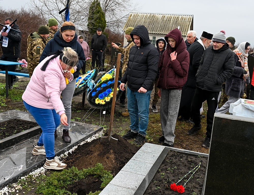 У Кагарлику провели в останню путь воїна Євгенія Павлова 18