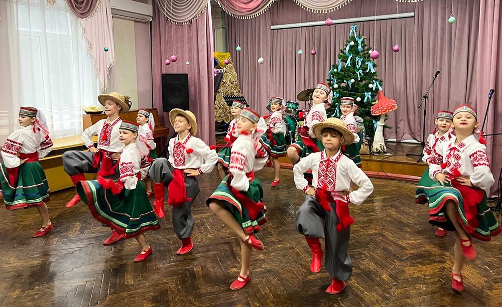 Дитяче свято «Повір у себе» у Кагарлику: чарівна зустріч зі Святим Миколаєм - 5