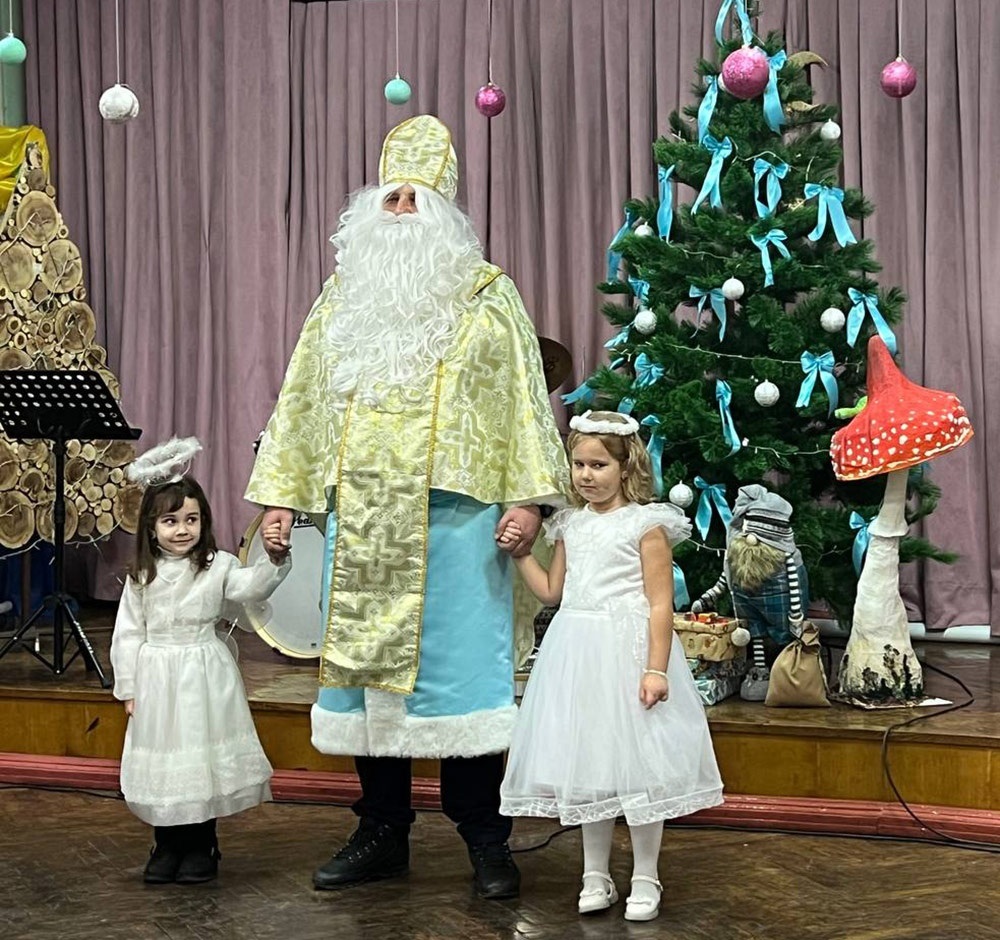 Дитяче свято «Повір у себе» у Кагарлику: чарівна зустріч зі Святим Миколаєм - 11