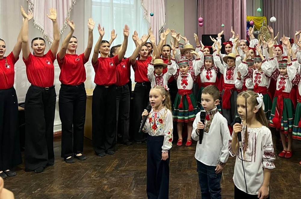 Дитяче свято «Повір у себе» у Кагарлику: чарівна зустріч зі Святим Миколаєм - 12