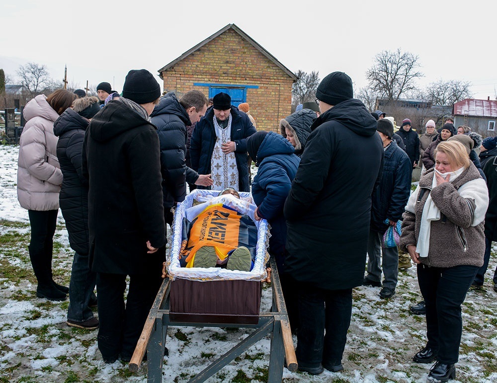 У Кагарлику провели в останню путь воїна Андрія Рибака - 11