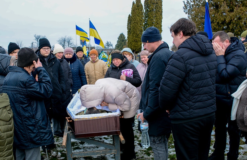 У Кагарлику провели в останню путь воїна Андрія Рибака - 16