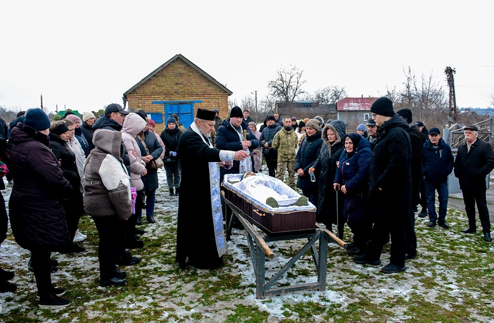 У Кагарлику провели в останню путь воїна Андрія Рибака - 17