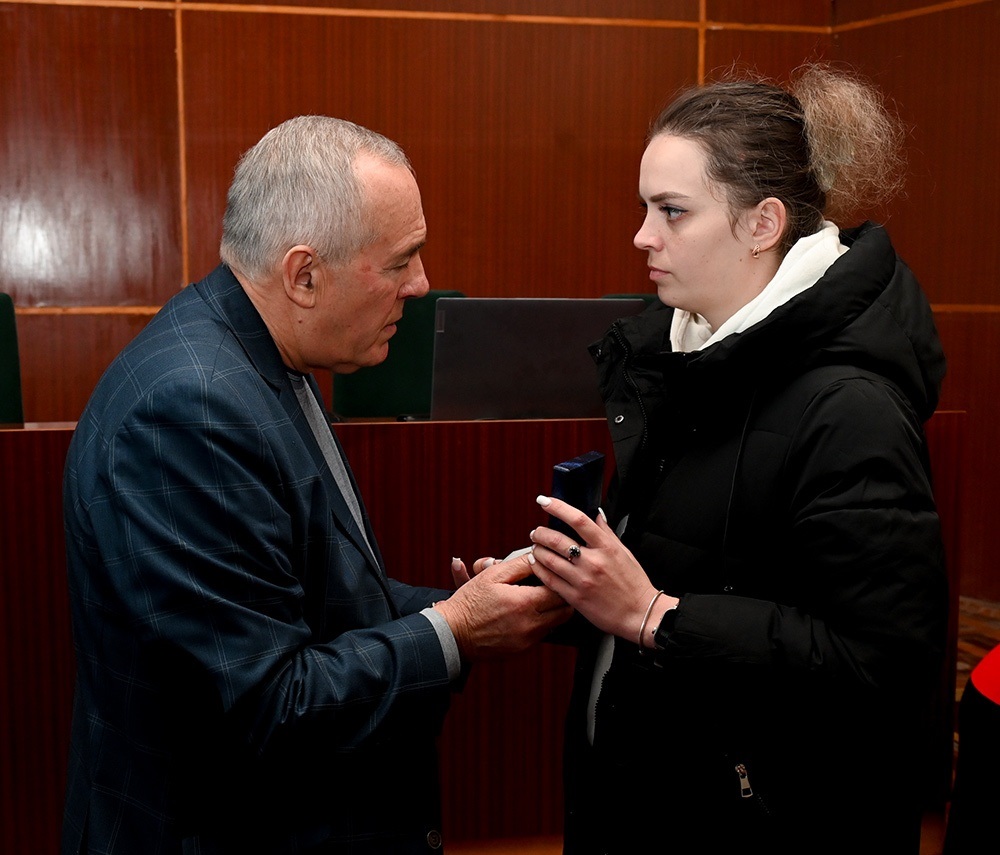 Вручення посмертних державних нагород та відзнак рідним загиблих воїнів у Кагарлику