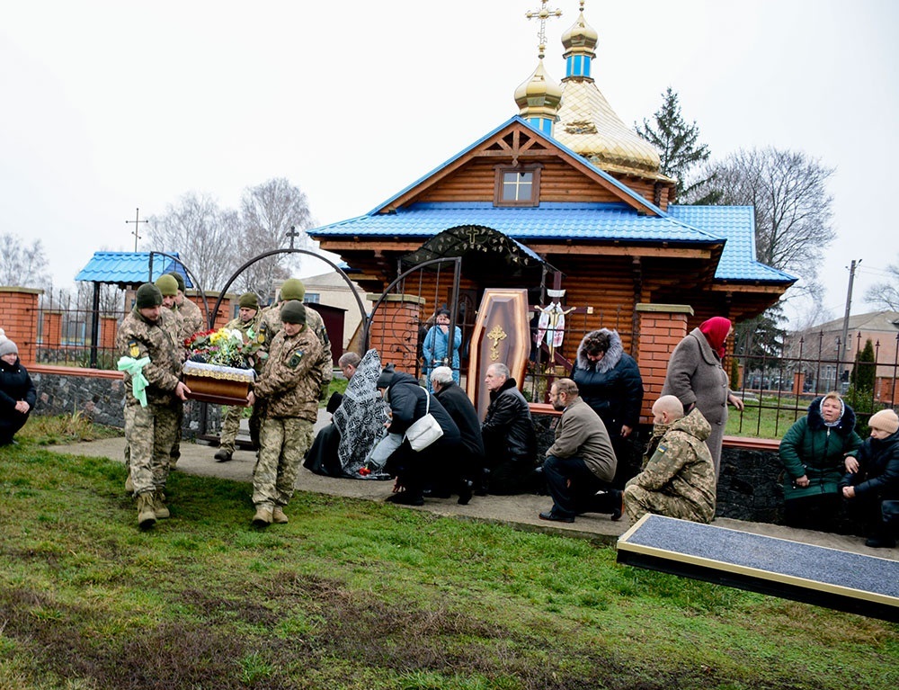 У Зеленому Яру провели в останню путь воїна Ярослава Грушка