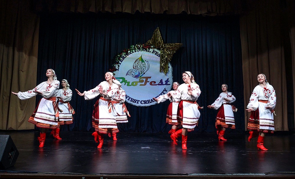 Хореографічний колектив «Барви» з Кагарлика на сцені фестивалю ProFest у Києві