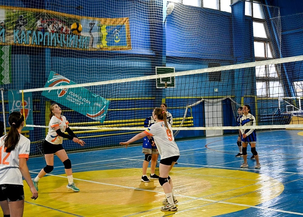 змагання із волейболу серед дівчат середніх класів у Кагарлику 2025 - 5