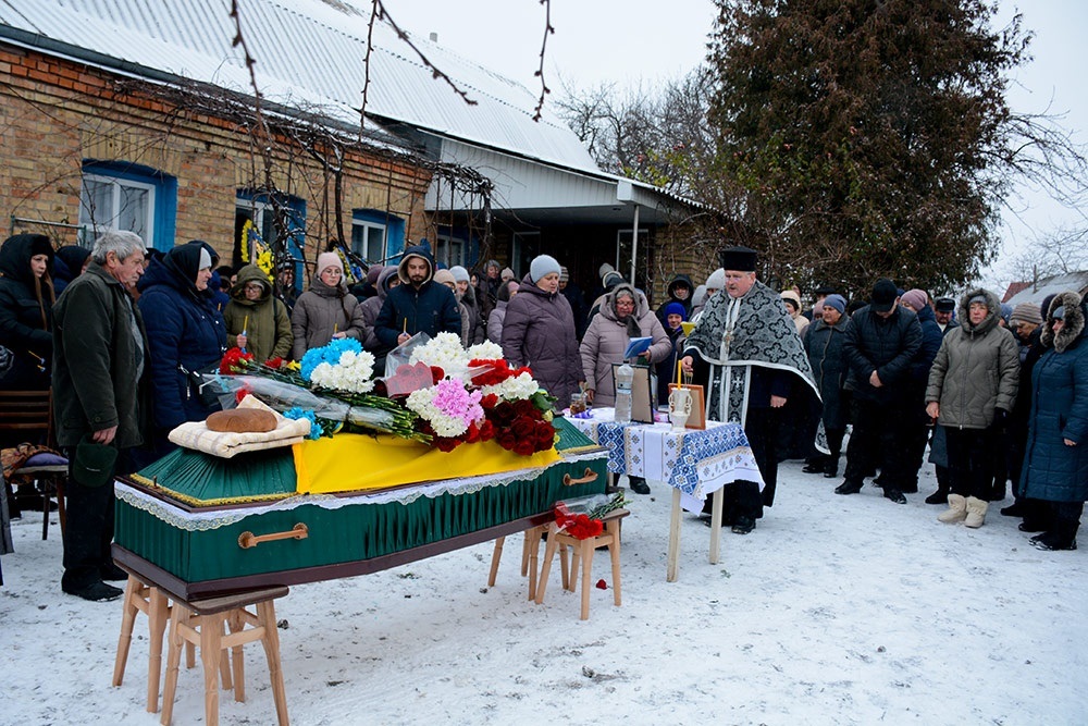 У Переселенні провели в останню путь воїна Олександра Лісового - 5