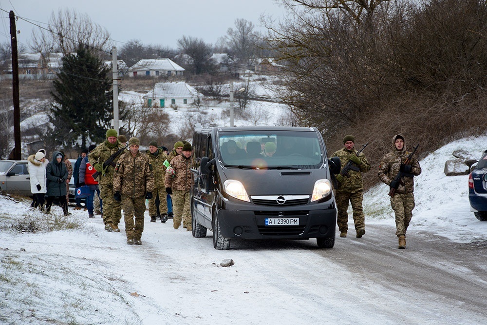 У Переселенні провели в останню путь воїна Олександра Лісового - 11