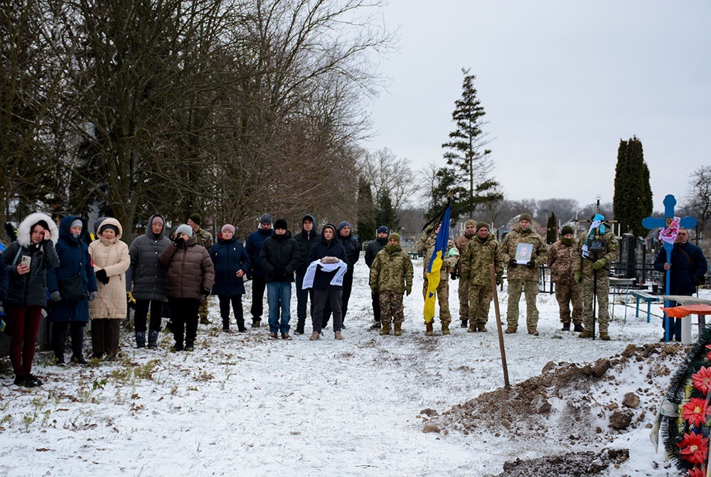 У Переселенні провели в останню путь воїна Олександра Лісового - 15