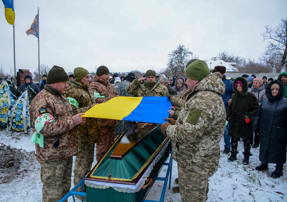У Переселенні провели в останню путь воїна Олександра Лісового - 20