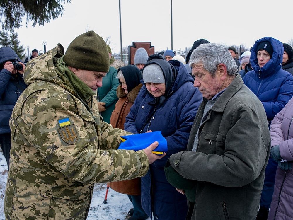 У Переселенні провели в останню путь воїна Олександра Лісового - 21