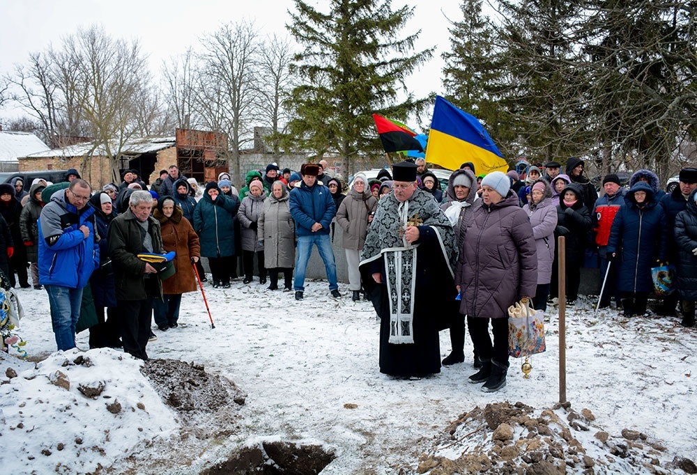 У Переселенні провели в останню путь воїна Олександра Лісового - 24
