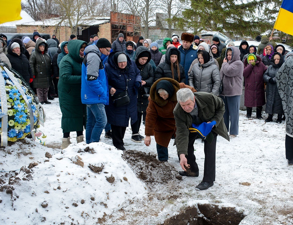 У Переселенні провели в останню путь воїна Олександра Лісового - 26