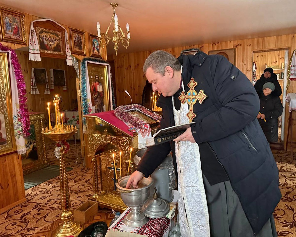 Освячення води в Півцях