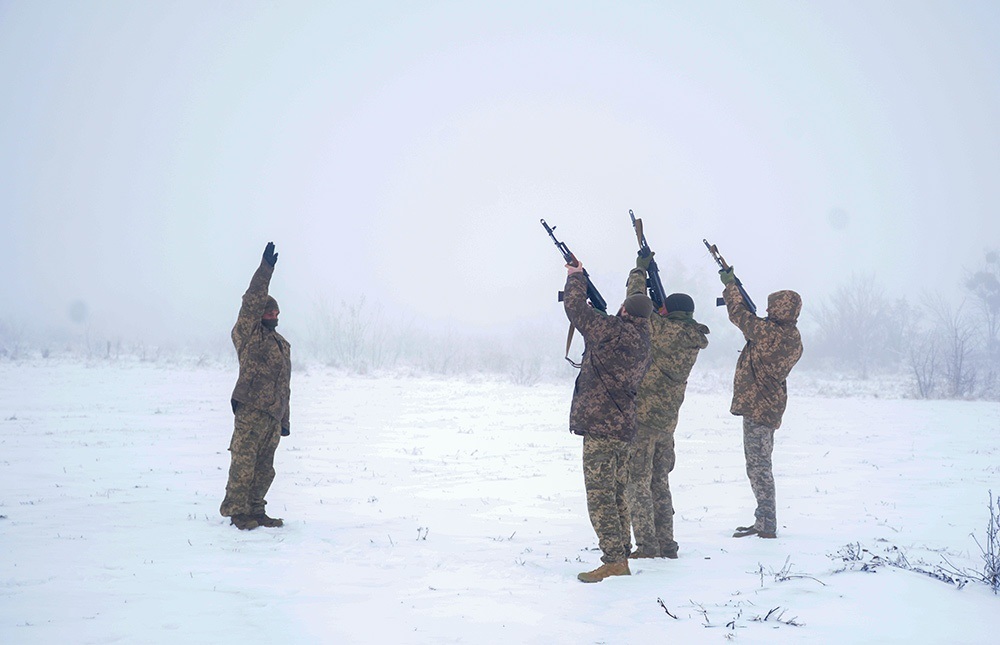 У Слободі провели в останню путь воїна Віталія Карлюка - 21