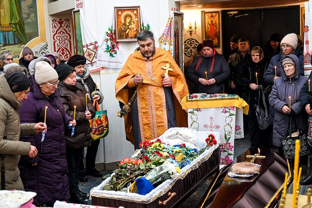 Пішов у вічність як справжній Лицар Світла - у Мирівці попрощалися із воїном Олександром Пендюром