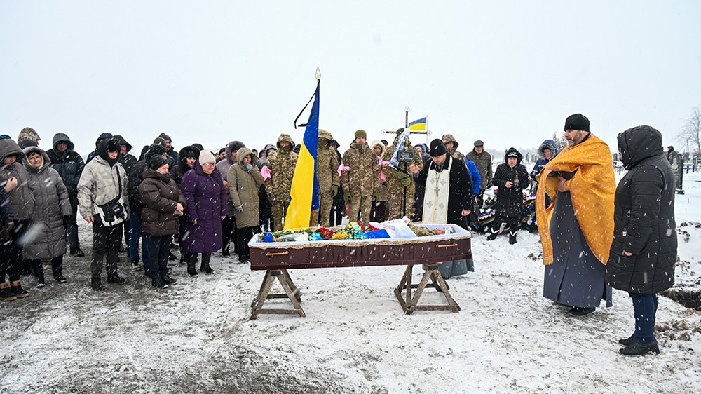Пішов у вічність як справжній Лицар Світла - у Мирівці попрощалися із воїном Олександром Пендюром