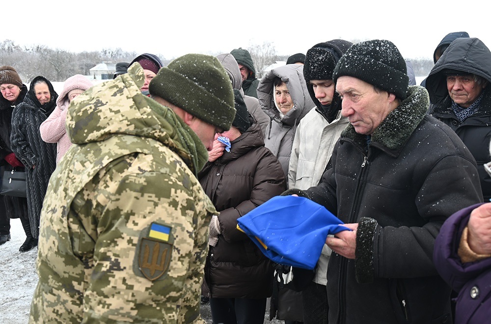 Пішов у вічність як справжній Лицар Світла - у Мирівці попрощалися із воїном Олександром Пендюром
