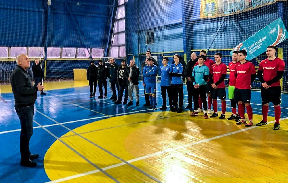 Міський голова Олександр Панюта вітає учасників турніру