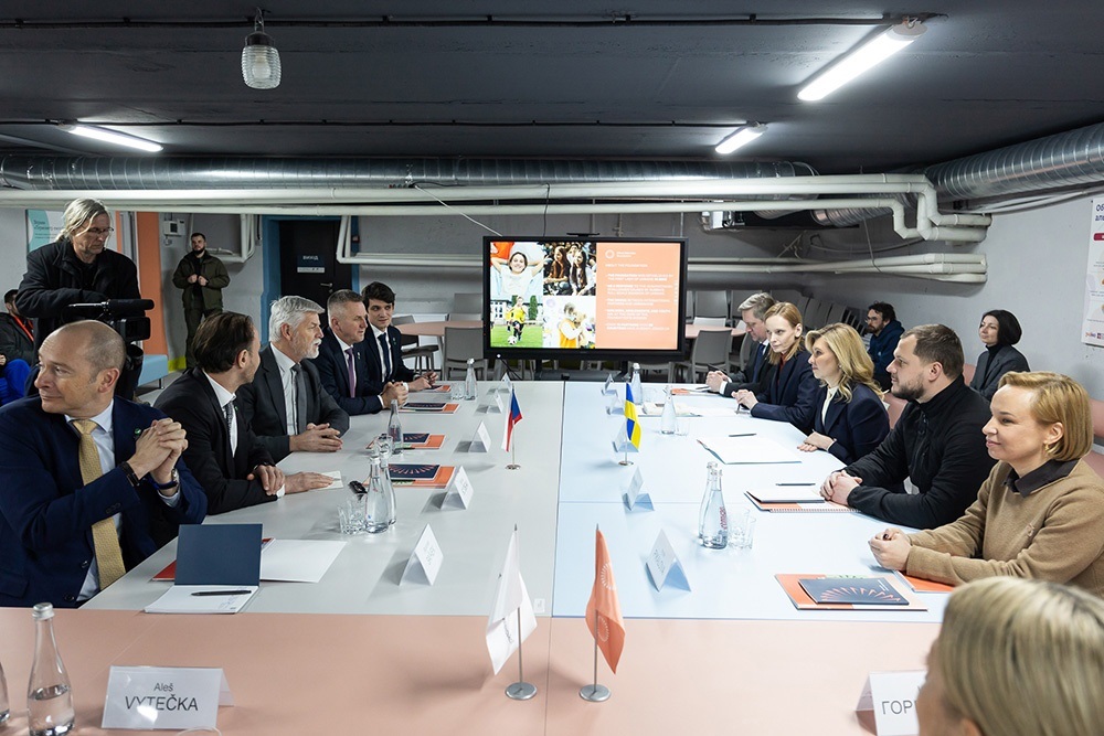 Під час візиту Олени Зеленської та президента Чехії Петра Павела до оновленого укриття в ліцеї в Кагарлику