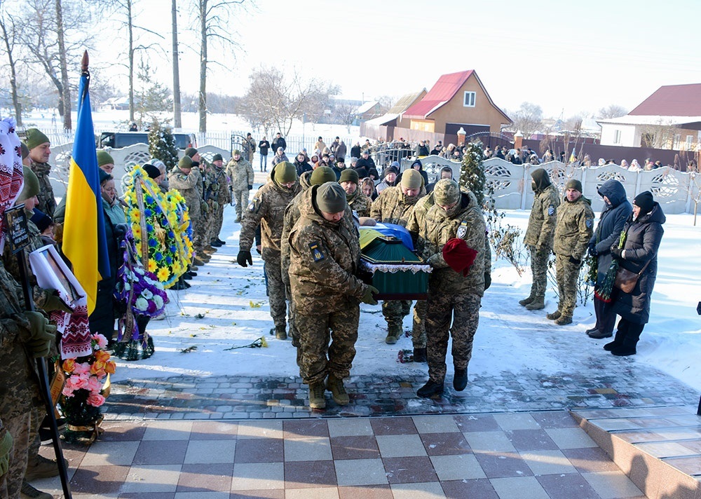 У Ставах провели в останню путь воїна Олега Тищенка - 9