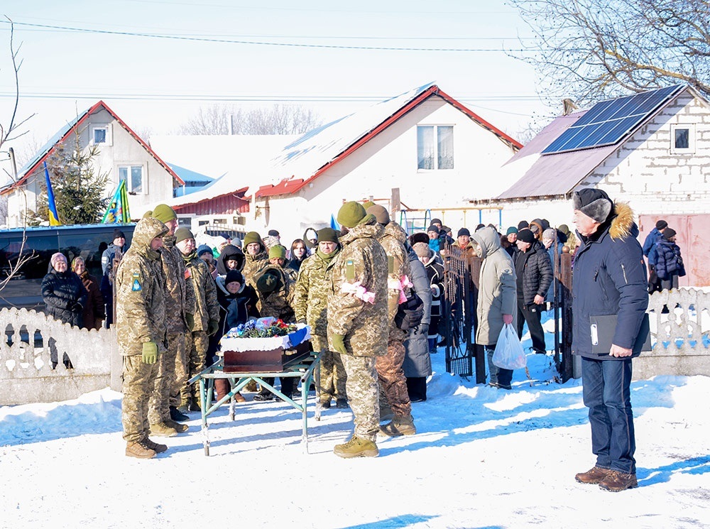 У Горохуватці провели в останню путь воїна Івана Курбета - 14