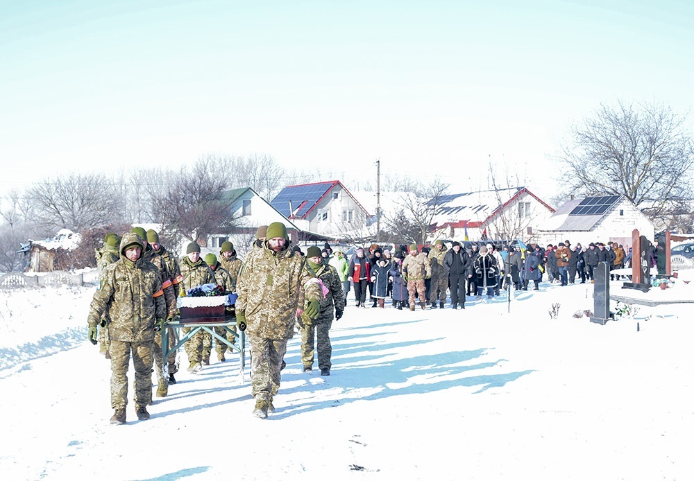 У Горохуватці провели в останню путь воїна Івана Курбета - 15