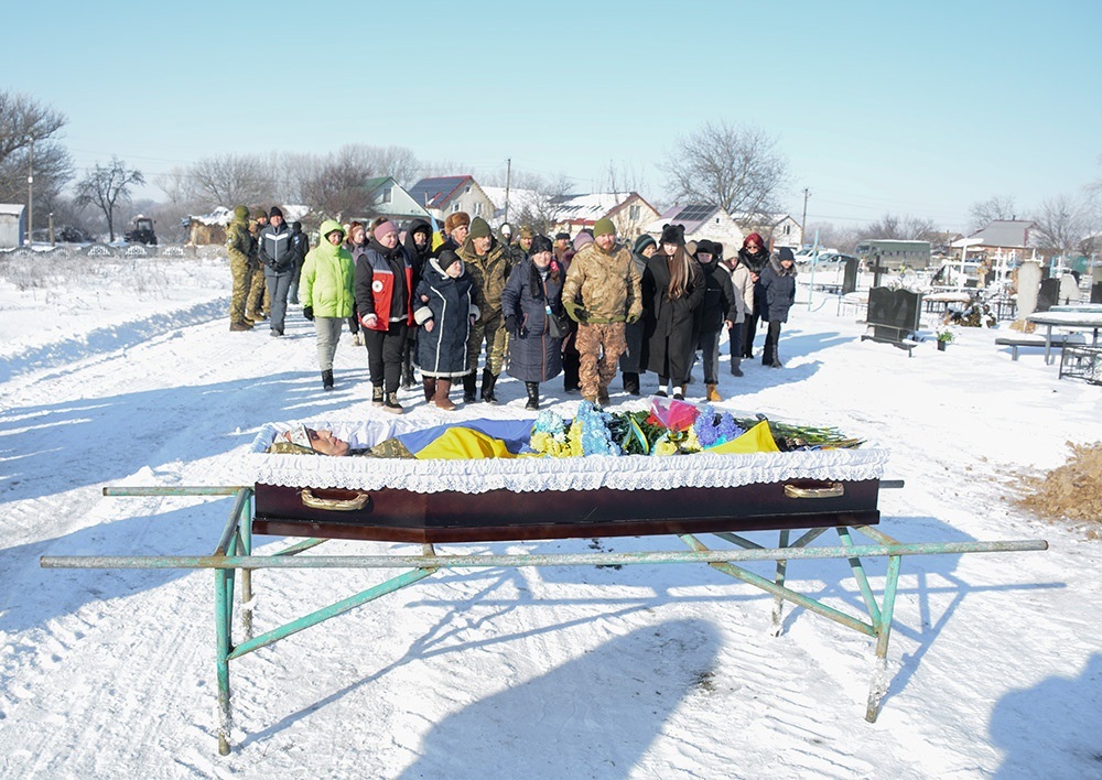 У Горохуватці провели в останню путь воїна Івана Курбета - 16