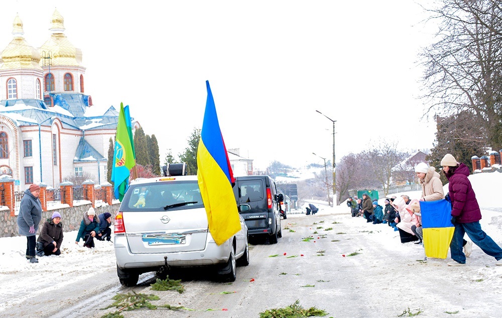 Був вірний присязі до останнього подиху - у Буртах провели в останню путь Олександра Бузніцького