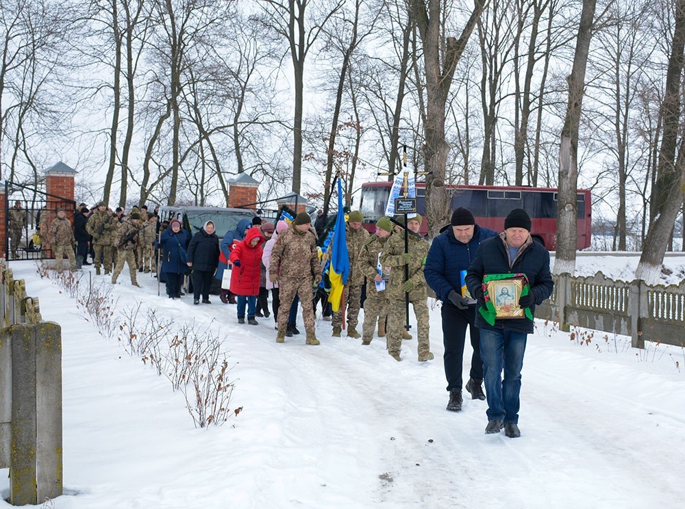 Був вірний присязі до останнього подиху - у Буртах провели в останню путь Олександра Бузніцького