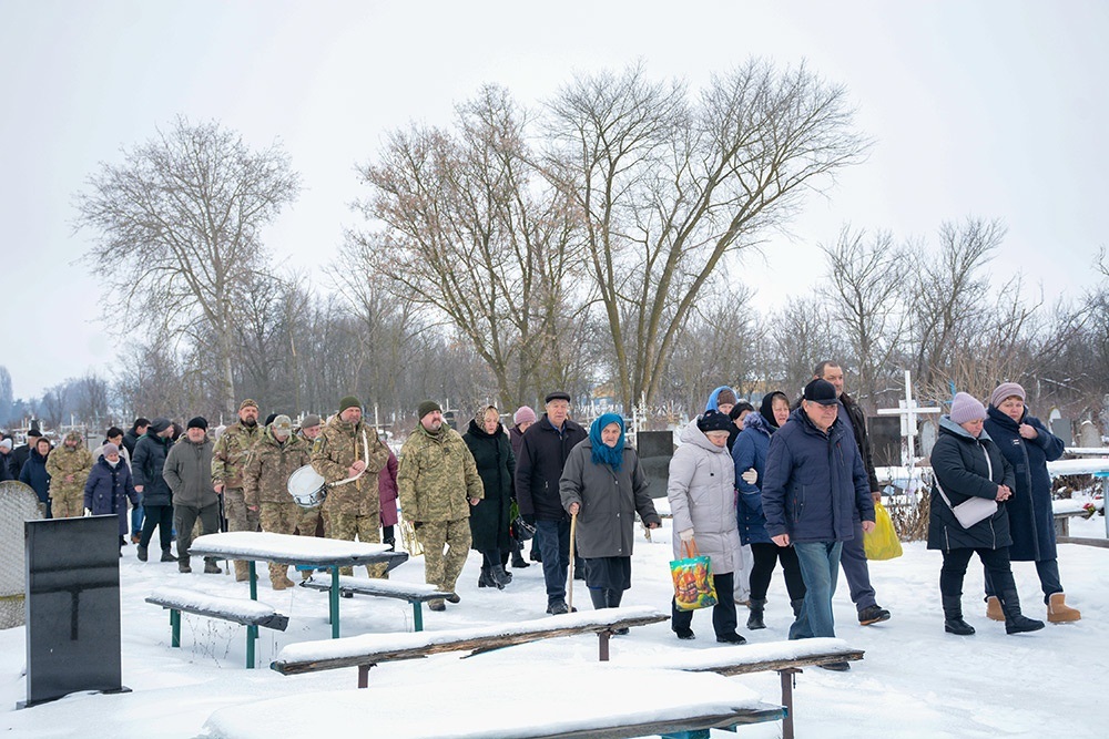 Був вірний присязі до останнього подиху - у Буртах провели в останню путь Олександра Бузніцького