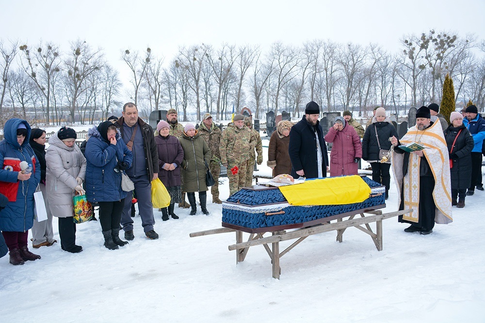 Був вірний присязі до останнього подиху - у Буртах провели в останню путь Олександра Бузніцького