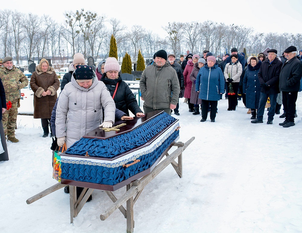 Був вірний присязі до останнього подиху - у Буртах провели в останню путь Олександра Бузніцького